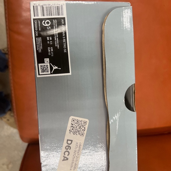 Nike Jordan 3 Retro SE Archaeo - Picture 2 of 4